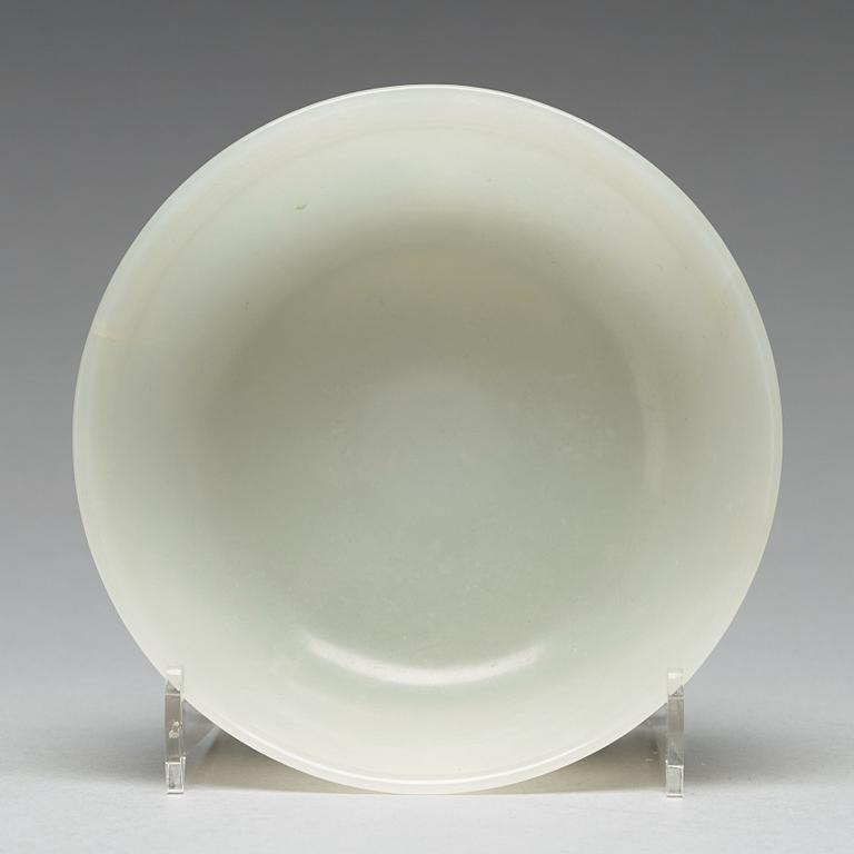 A nephrite bowl, Qing dynasty, circa 1900.