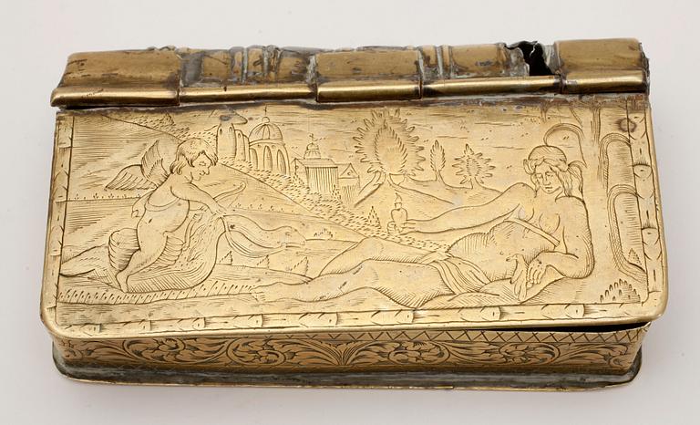 TOBAKSDOSA, mässing, 1700-tal.