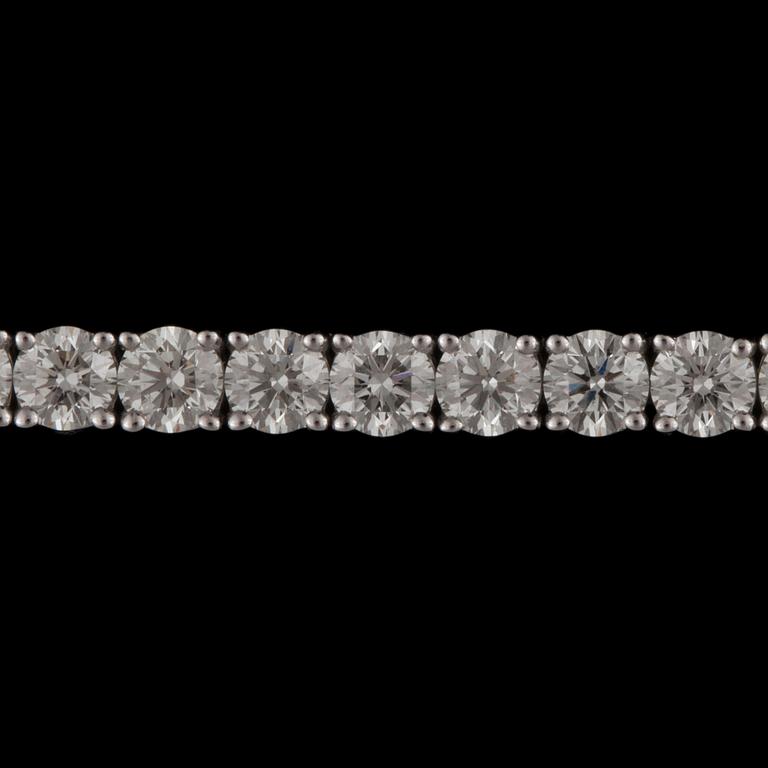 ARMBAND med briljantslipade diamanter totalt ca 9.46 ct. Kvalitet ca H/VS.