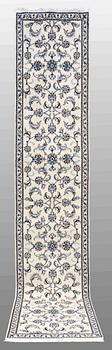 A runner, Nain, ca 383 x 75 cm.