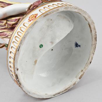 FIGURIN, porslin, Neapelliknande märke, 1900-talets första hälft.