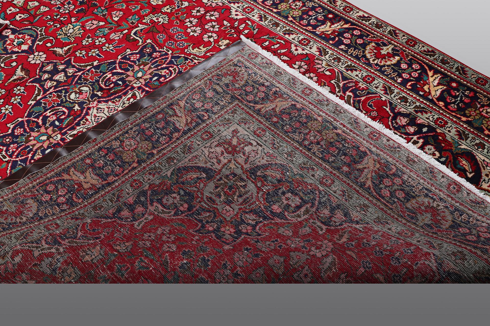 Matto Tabriz, ca                                300 x 206 cm.