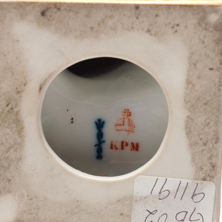 FIGURINER, ett par, porslin. Berlin, omkring 1900.