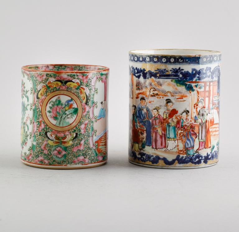 MUGGAR, 2 st samt VAS, porslin, Kina, 1700-/1800-tal.