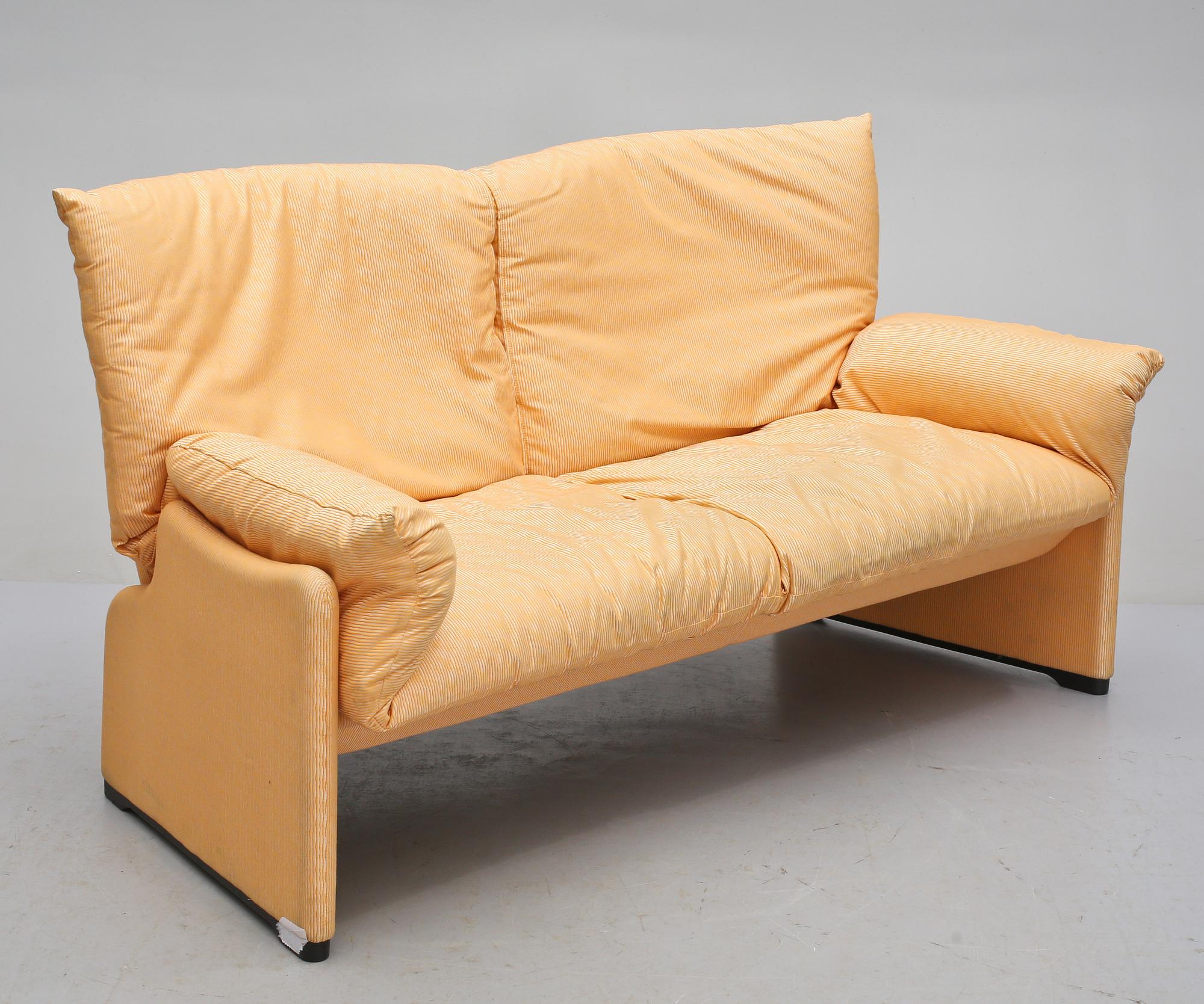 SOFFA,  "Palmaria", Vico Magistretti, Cassina, etikettmärkt, 1900-talets andra hälft.