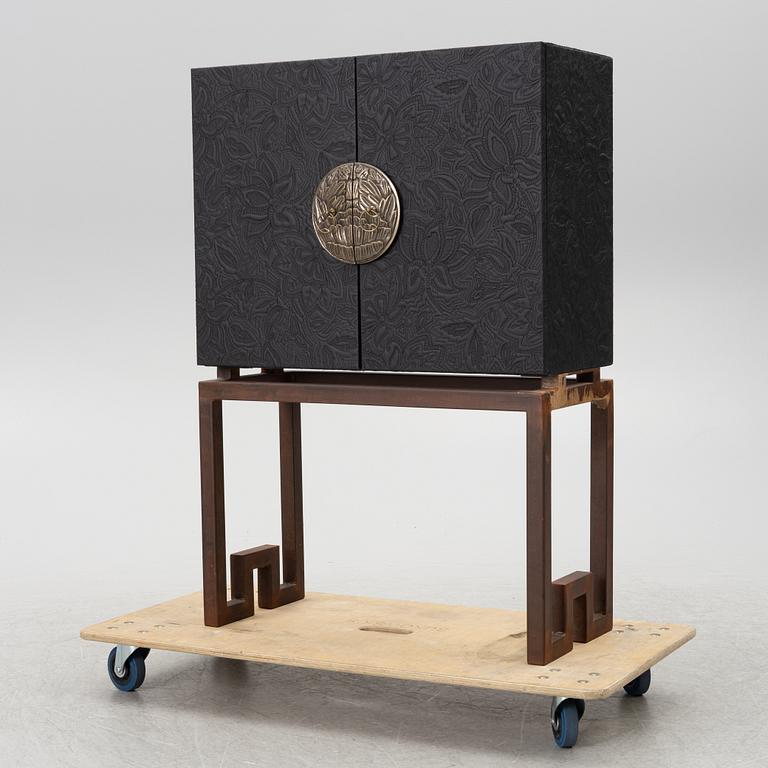 Cabinet, DIS, 2000s.