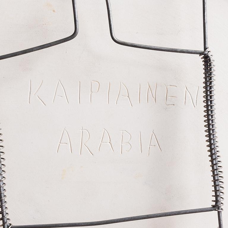 Birger Kaipiainen, a stoneware decorative dish signed Kaipiainen Arabia.