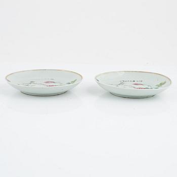 A group of eight Chinese porcelain dishes, Qing dynasty, Qianlong (1736-95) and China, early 20th Century.