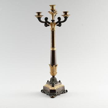 KANDELABER, förgylld brons, senempire, 1800-talets första hälft.