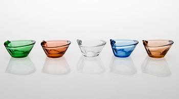 HELENA TYNELL, Five bowls/ash trays Riihimäen Lasi Oy. In production 1949-1958.