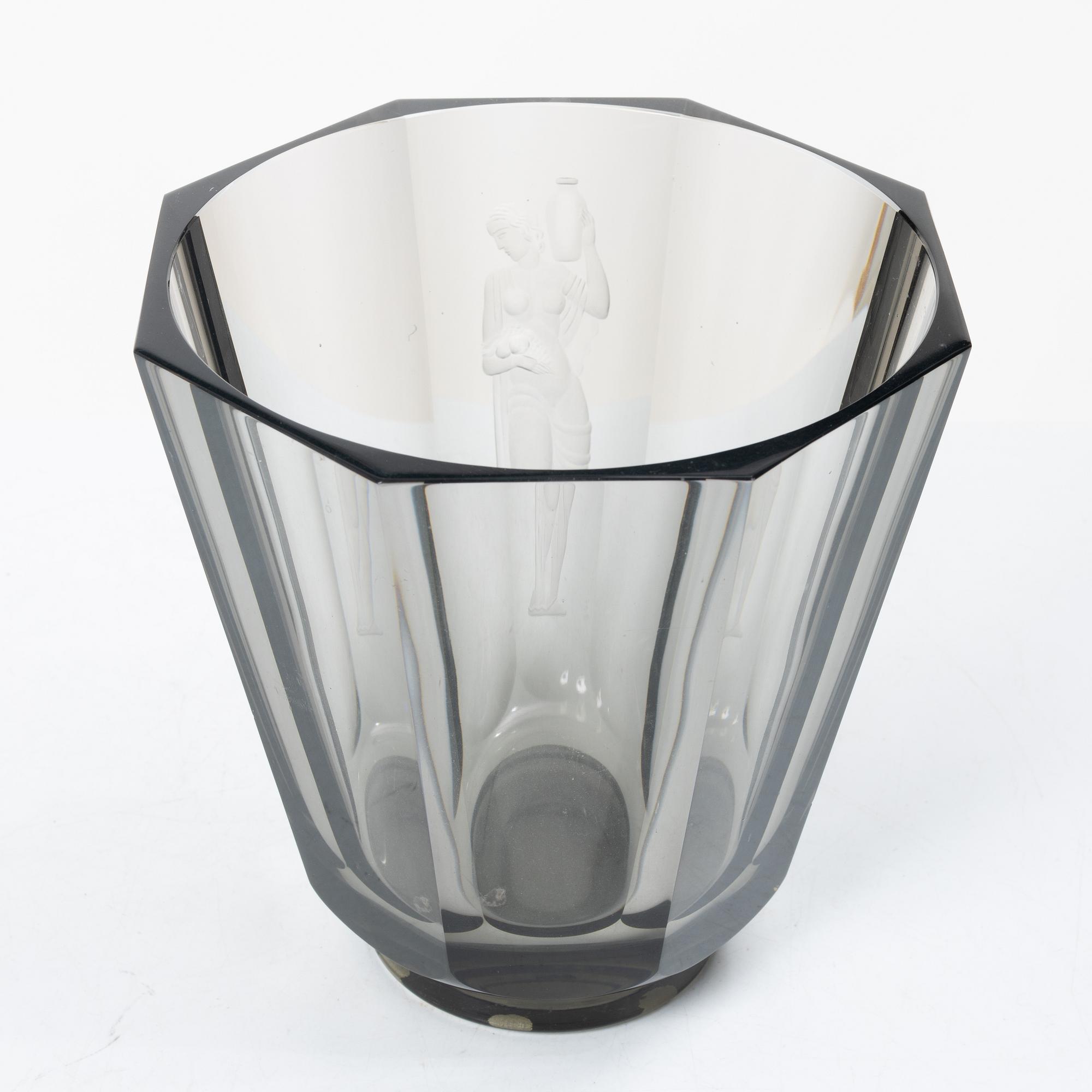 Vicke Lindstrand, a vase, Orrefors, 1937.