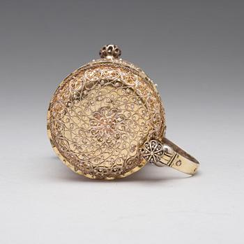 Johan Friedrich Straub, miniatyrdryckeskanna, silver, Karlstad (1674-1713).