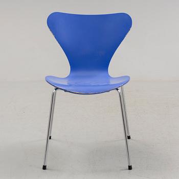 ARNE JACOBSEN, STOLAR, 4 st, "Sjuan", märkta, Fritz Hansen, Danmark, 1980-tal.