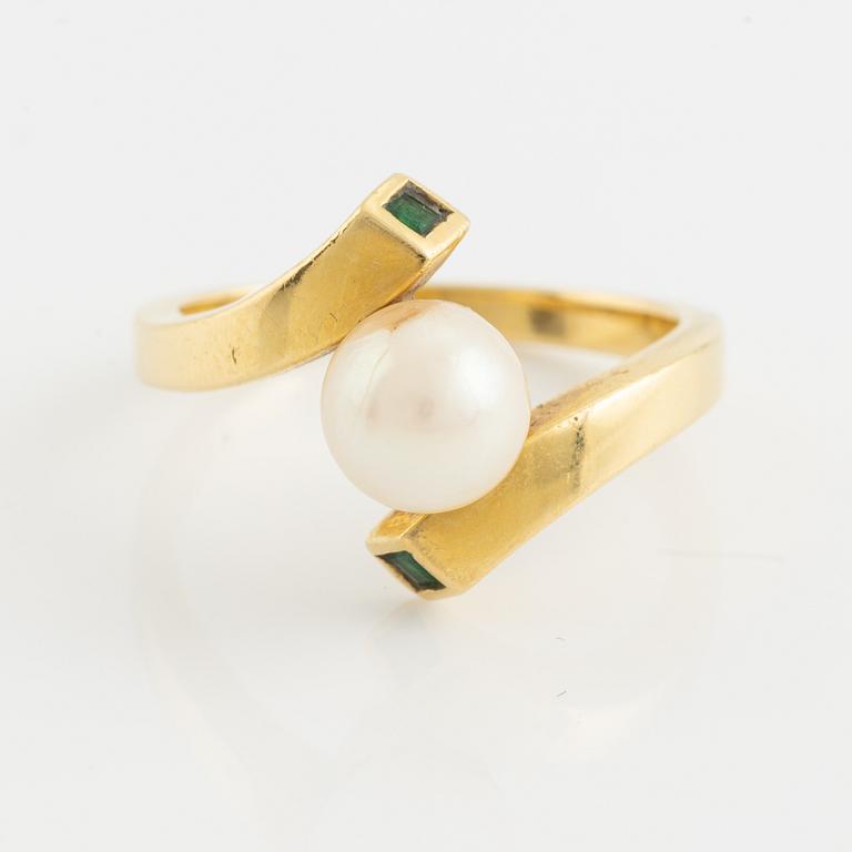 Cultured pearl and emerald ring.