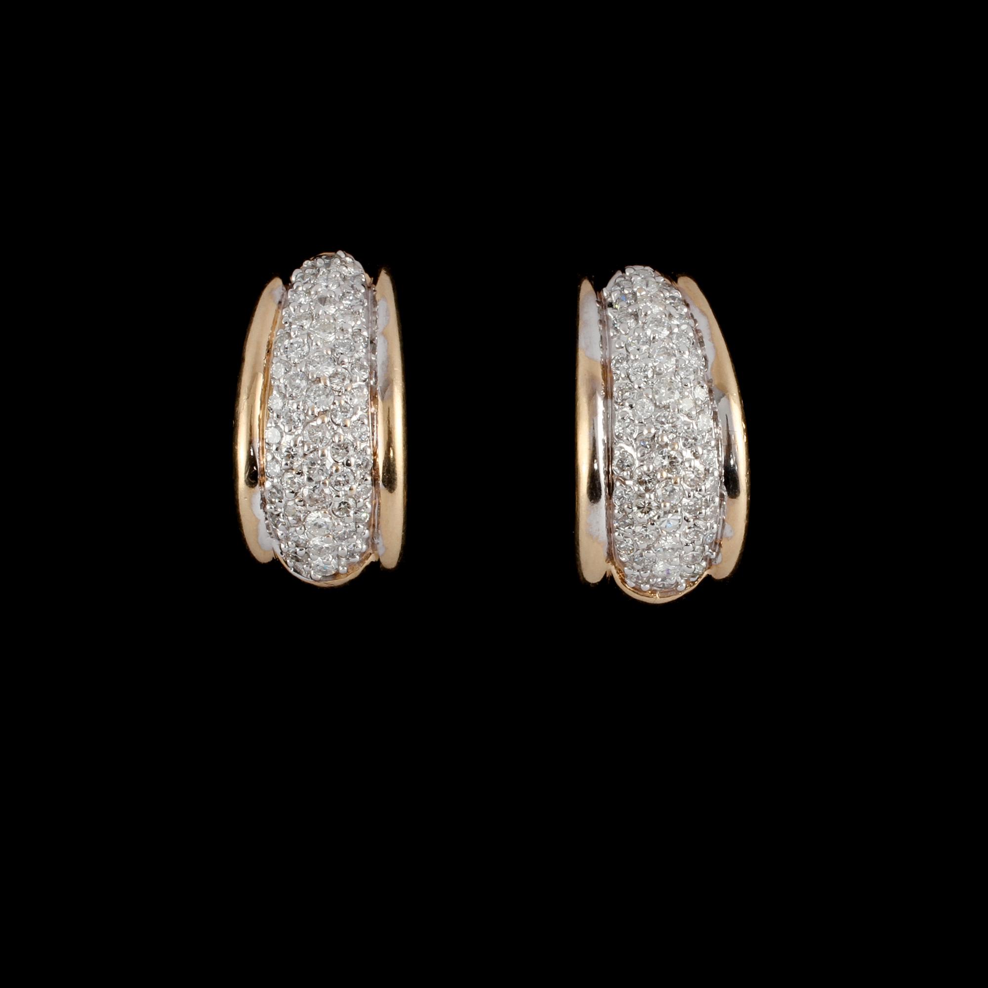 ÖRHÄNGEN, ett par, 14k guld och vitguld med briljantslipade diamanter, totalt ca 2.10 ct, utländska stämplar. Vikt 8 g.