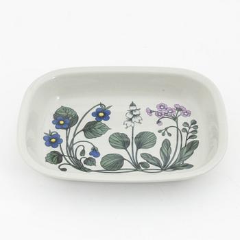 Esteri Tomula, a porcelaine dinner service, 'Flora', Arabia, Finland (56 pieces).
