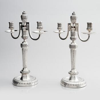 Kungliga kandelabrar, ett par, för två ljus, silver, Österrike, lgnaz Joseph Würth, Wien 1779, Louis XVI.