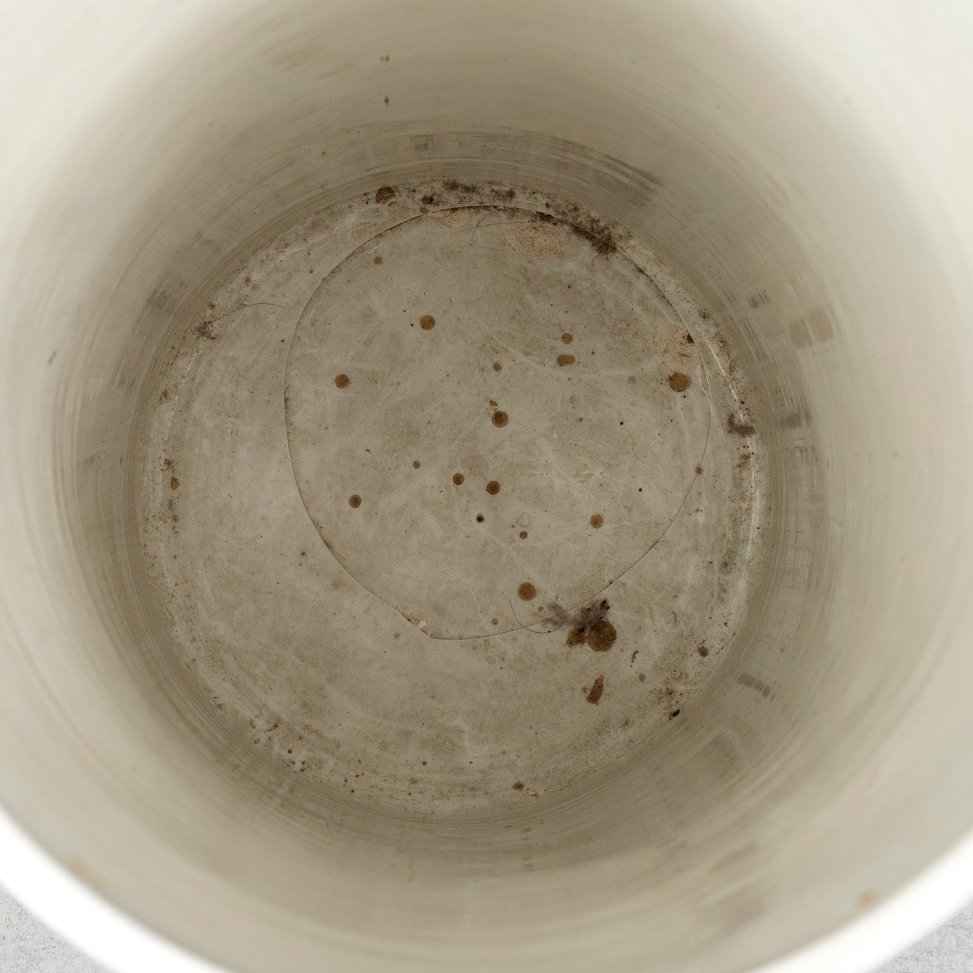 An early 20th century porcelain umbrella stand.