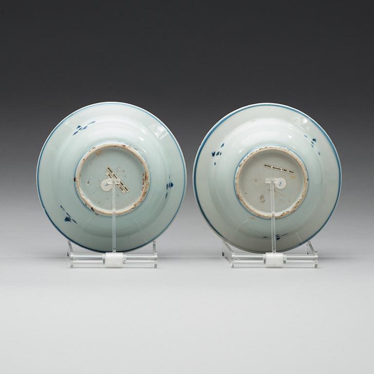 A pair of blue and white kraak bowls, Ming dynasty, Wanli (1573-1620).