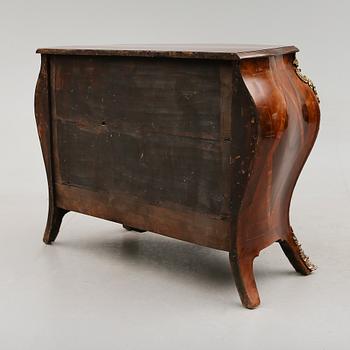 BYRÅ, rokoko, 1700-talets andra hälft.