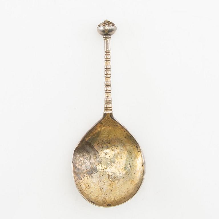 Soup ladle, partially gilded silver, 18th century.