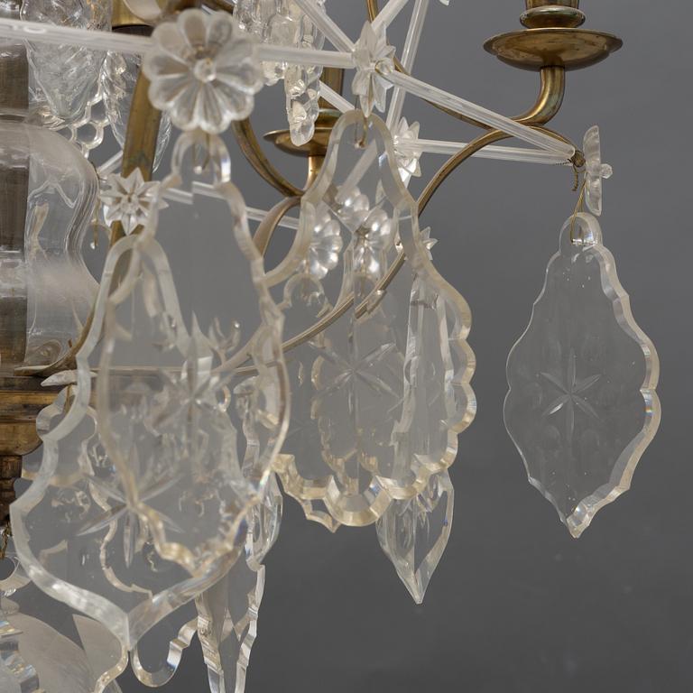 A Rococo style chandelier, early 20th Century.