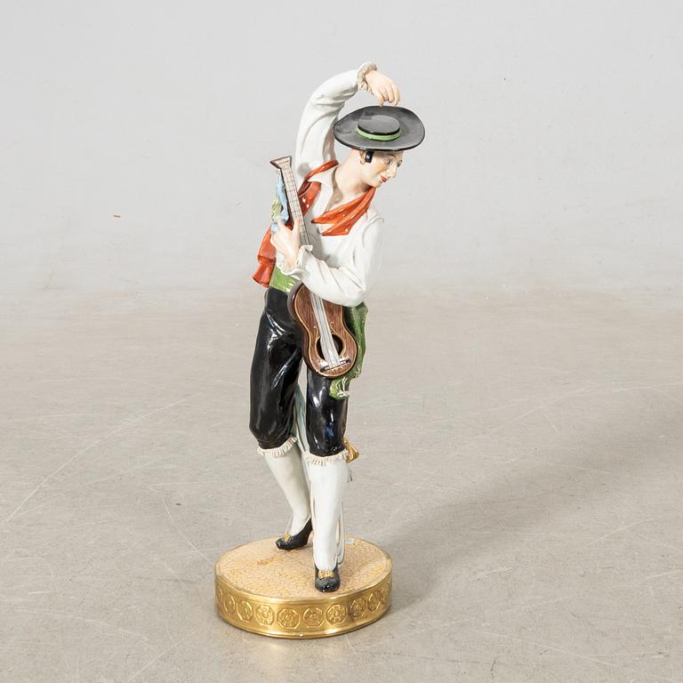 Sculpture Rudolstadt-Volkstedt first half of the 1900s porcelain.