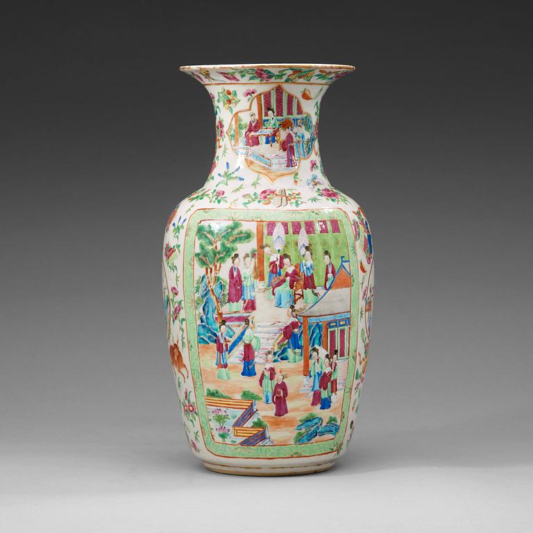 A famille rose Canton vase, Qing dynasty, 19th Century.