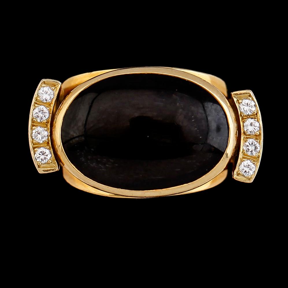 RING, 18 k guld, OC Stockholm 1986. Briljantslipade diamanter. Vikt ca 18,1 g.