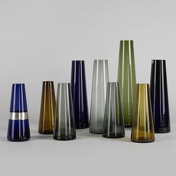 Saara Hopea, vases, 9 pcs, model 1404 Nuutajärvi Notsjö. Designed in 1953.