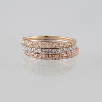RINGAR, 3 st, 14K trefärgat guld med briljantslipade diamanter ca 0.54 ct. Vikt 3,4 gram.