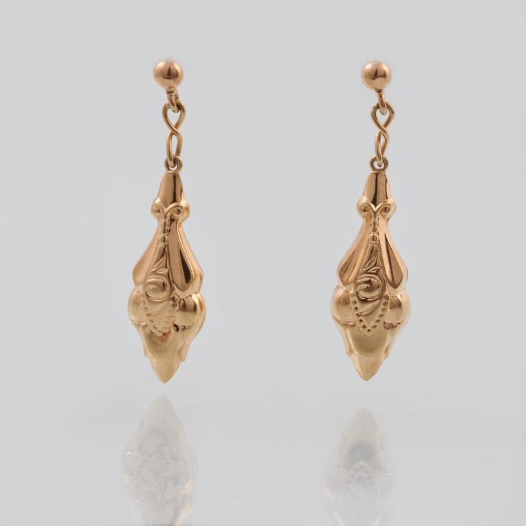 ÖRHÄNGEN, 18K guld. Vikt 2,5 gram.