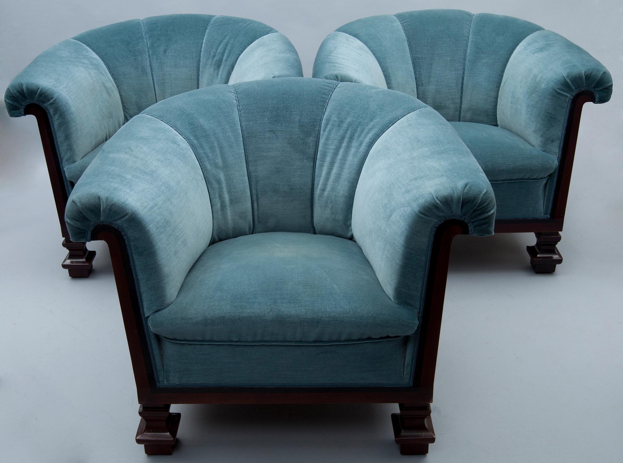 SOFFMÖBLEMANG, 4 delar, design Birger Hahl, tillverkat av Centralfängelset i Helsingfors, 1920-tal. Etikettmärkta.