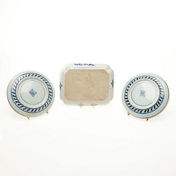 VATI, posliinia, Ming-tyyli, Kiina 1800-luku ja MALJOJA, 2 kpl, posliinia Kiina 1800-luku.