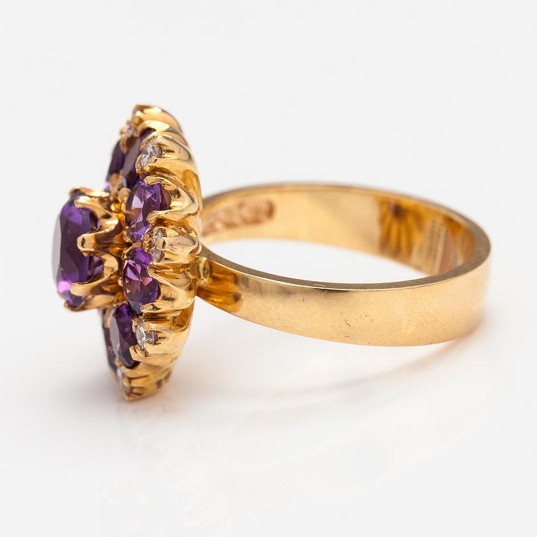 RING "Katarina den stora", 18K guld, ametister, diamanter ca. 0.20 ct tot. Ofelia Jewelry, Helsingfors 1998.