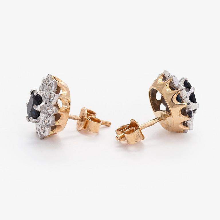 Earrings, faceted sapphires, brilliant cut diamonds, 14K gold and white gold.