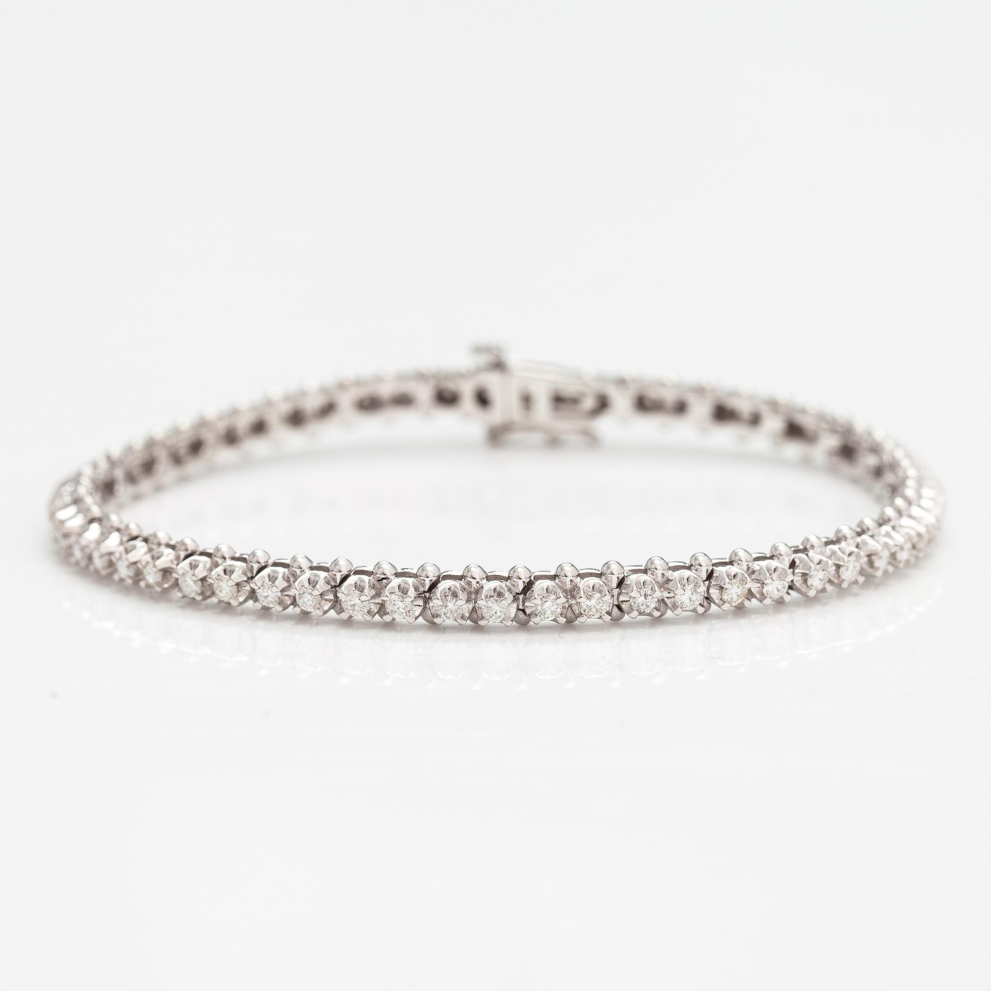 Armband, 14K vitguld och diamanter ca 1.18 ct tot.