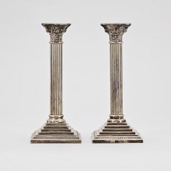 LJUSSTAKAR, ett par, nysilver, empirestil, Godinger Silver, USA, 1992.