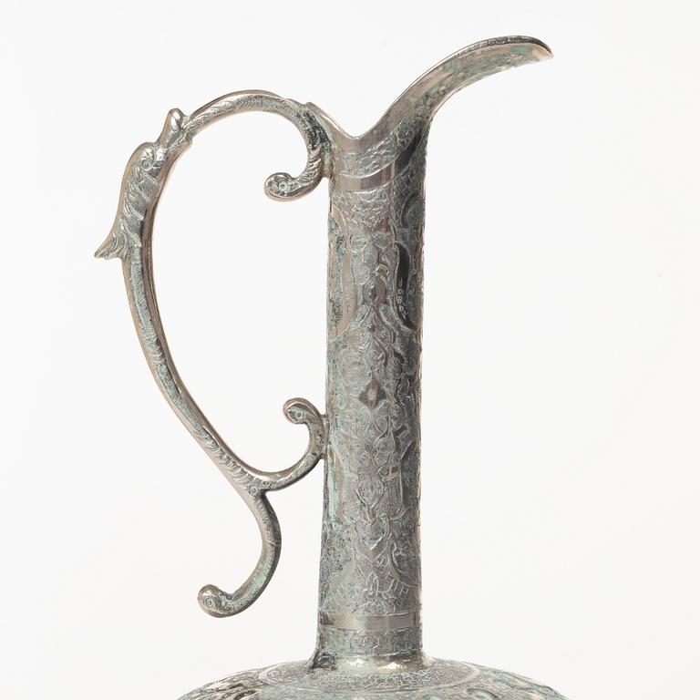 Kanna, silver, persisk, 1900-talest första hälft. Totalvikt 266 gam.