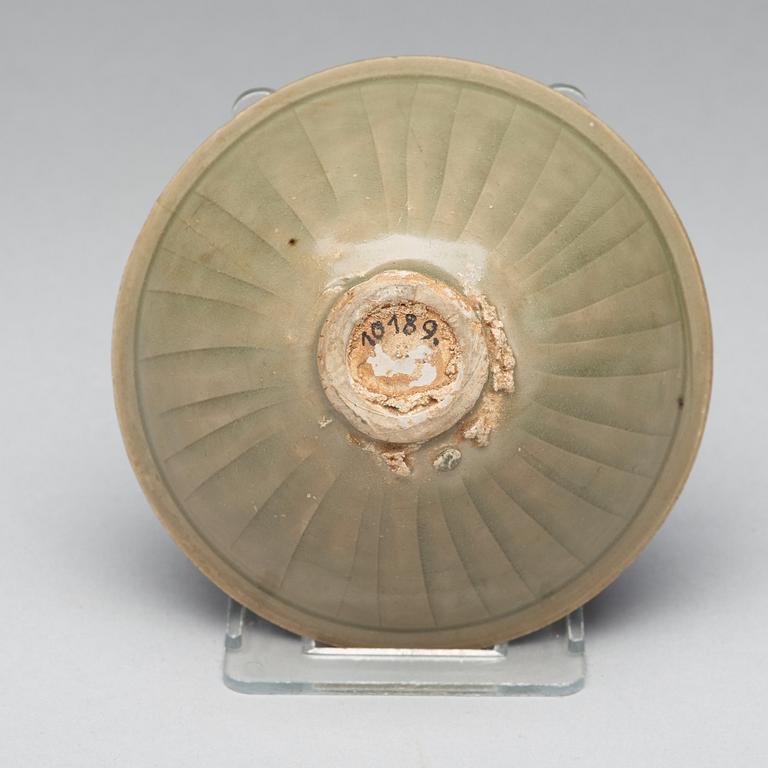 A celadon glazed bowl, Song dynasty (960-1279).