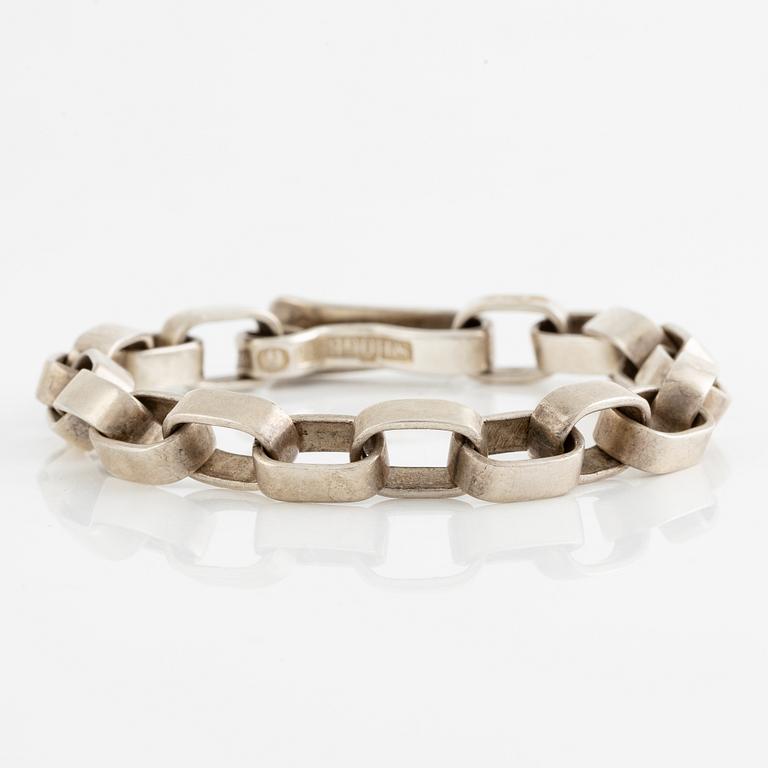 Sven-Erik Högberg, arm bracelet and collar, silver.