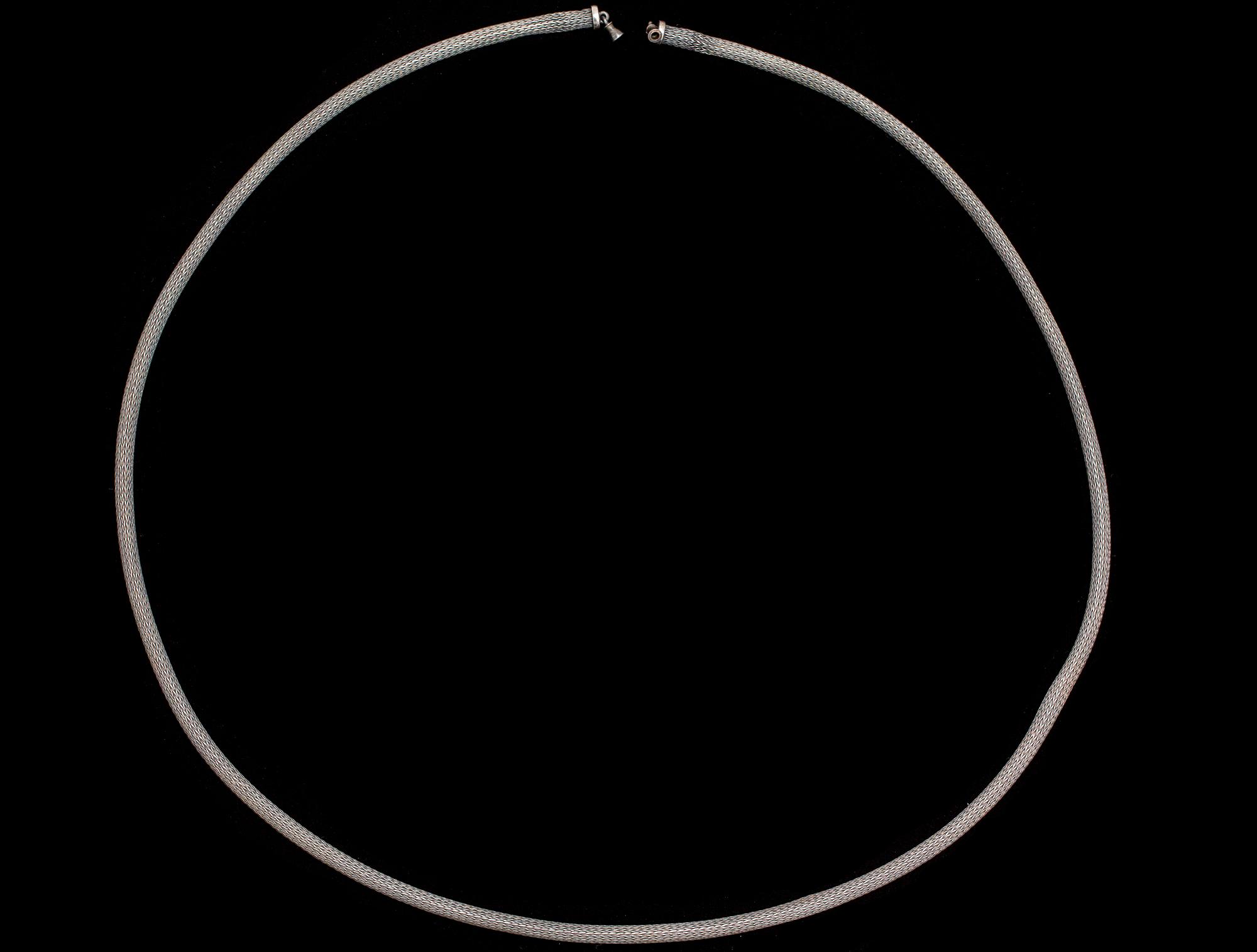 COLLIER, oxiderat silver, Ole Lynggaard. Vikt ca 23 g.