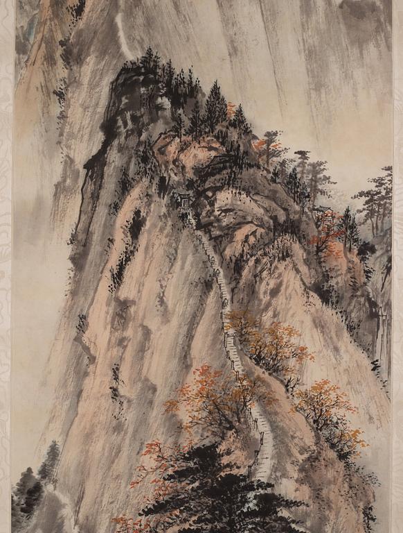 Zhou Yuanliang, A mountain ridge with trees in autumn colours.