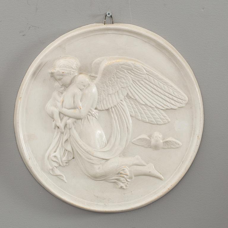 PLAKETTER, 2 st, gips, Bertel Thorvaldsen, efter, 1900-talets början.