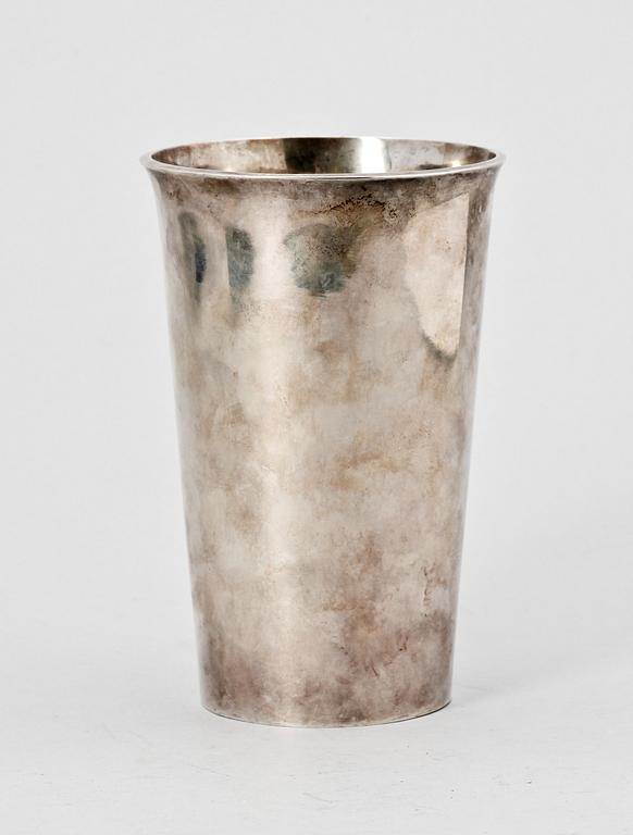 BÄGARE, sterlingsilver, Borgila, Stockholm, 1952. Ca 457g.