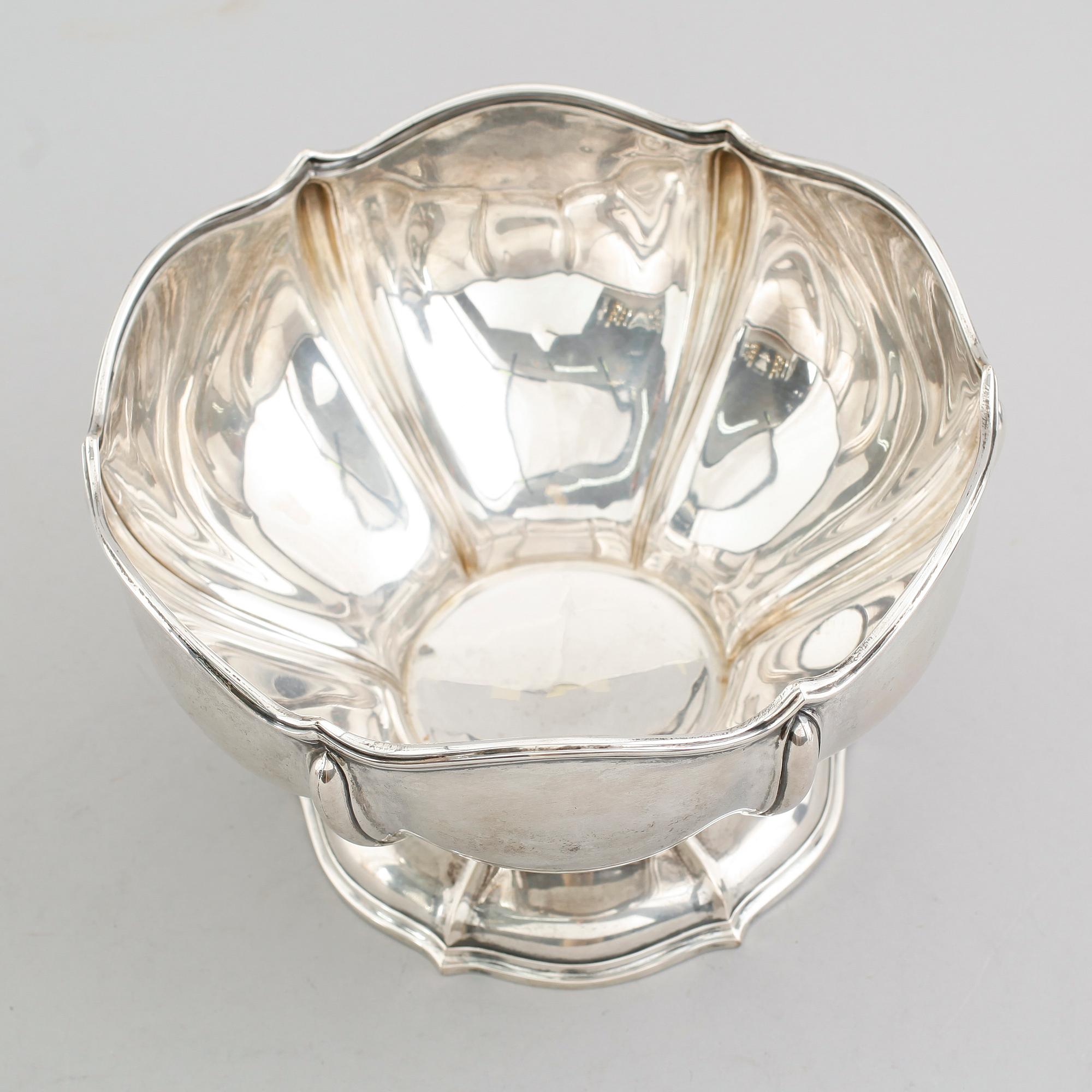 SKÅL, silver, svenska importstämplar, 1900-talets första hälft. Vikt ca 490 gram.
