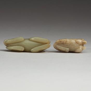 SKULPTURER, två stycken, nefrit. Qing dynastin (1644-1912).