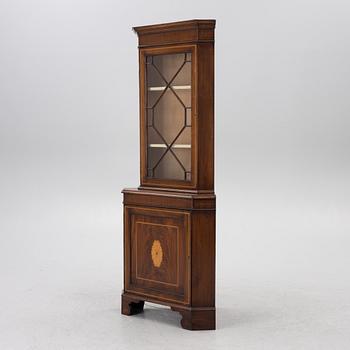 A Georgian style corner cabinet, 20th century.