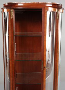 VITRINSKÅP, rokokostil, 1900-talets mitt.