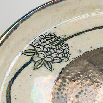 Birger Kaipiainen, a ceramic decorative dish signed Kaipiainen Arabia.